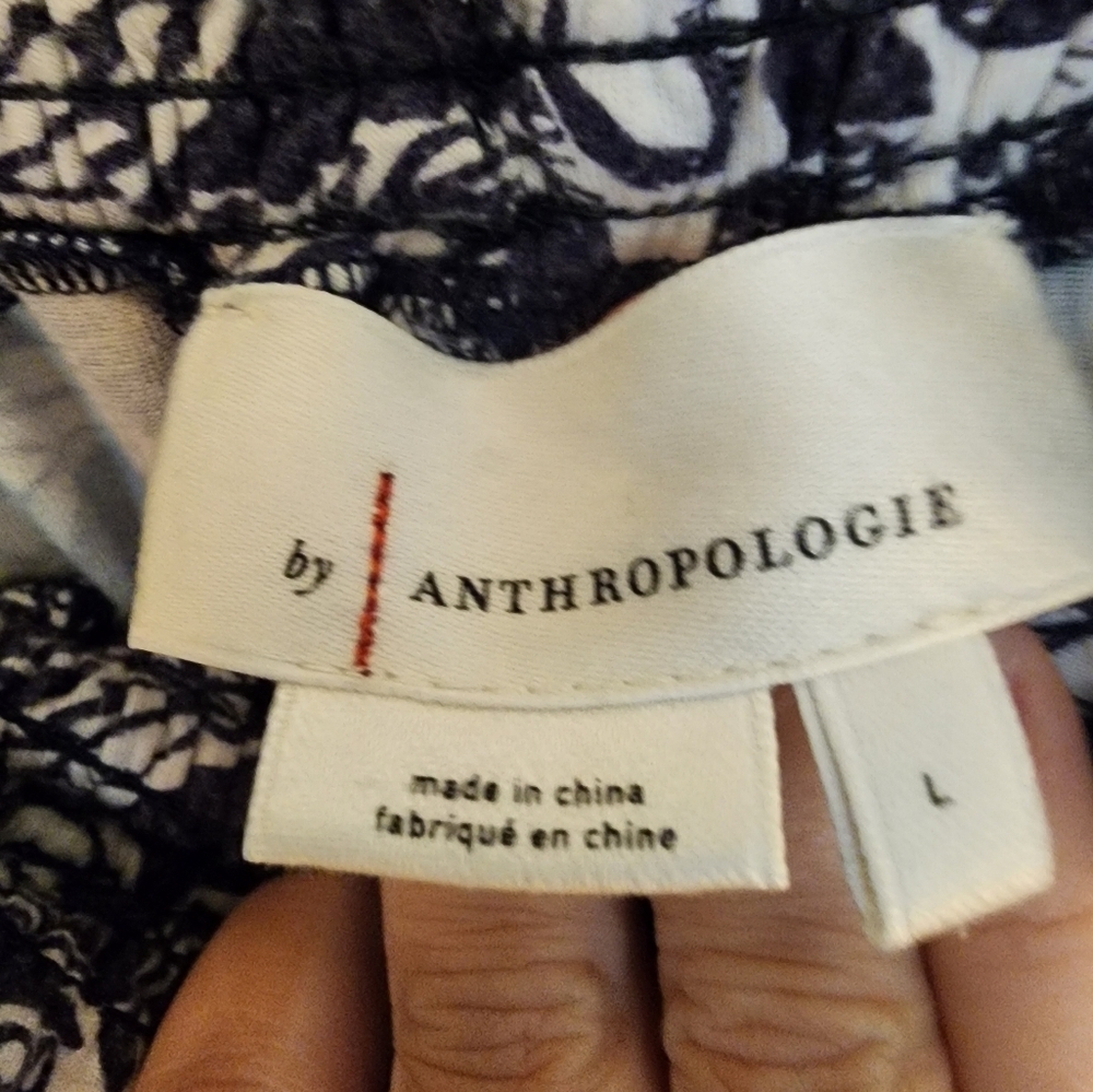 By Anthropologie Floral Tropical Print Shorts Size Large Navy Resort Vacatiom - Picture 4 of 7
